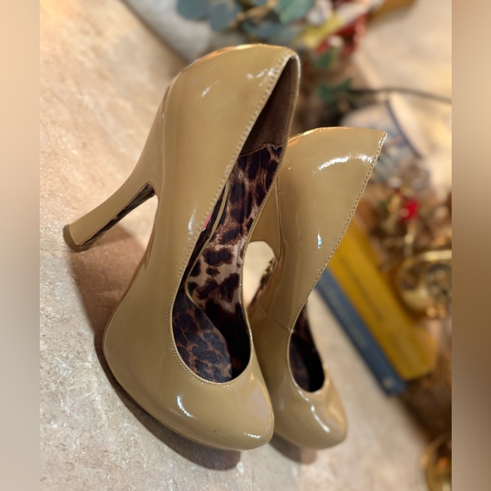 Betsey Johnson Glossy Tan 3” Heels - Picture 9 of 13